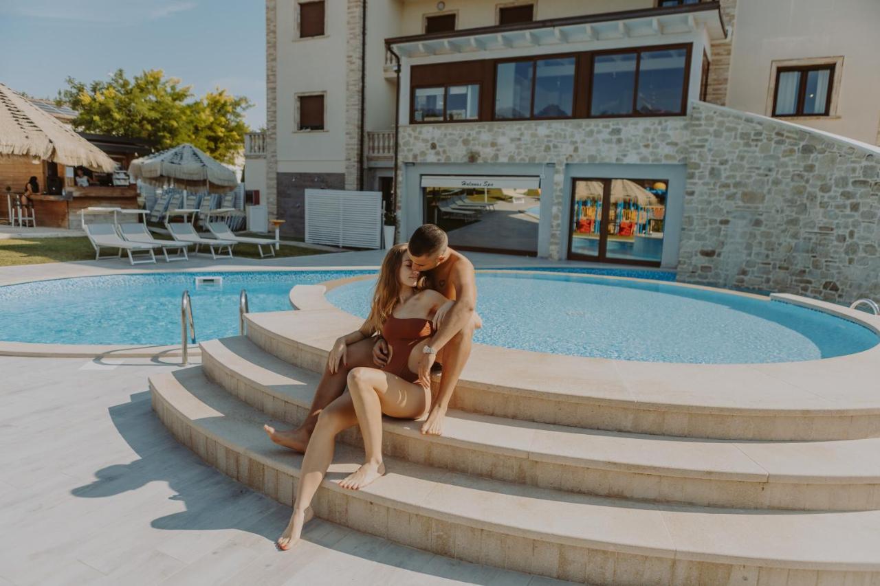 Halanus Hotel And Resort Alanno Esterno foto