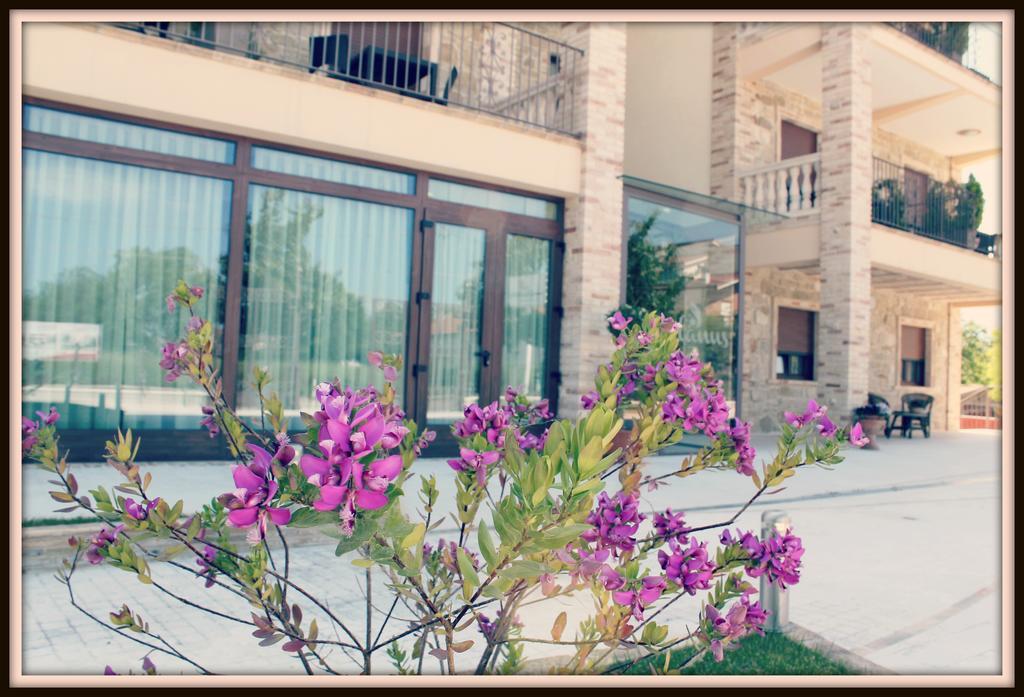 Halanus Hotel And Resort Alanno Esterno foto