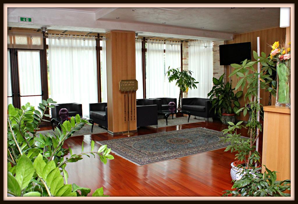 Halanus Hotel And Resort Alanno Esterno foto