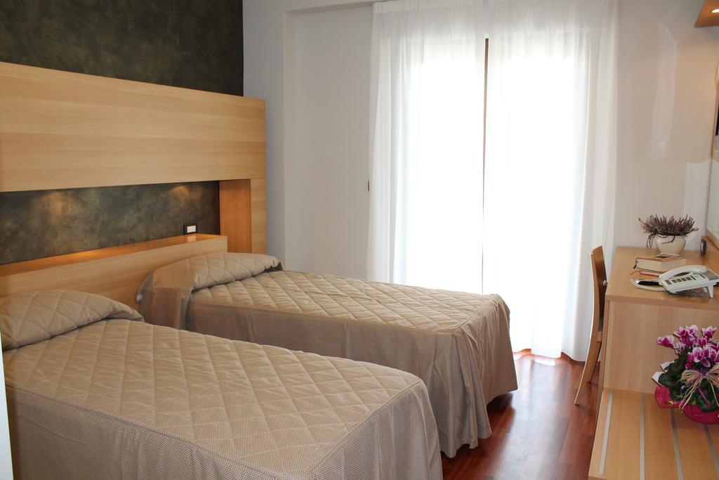 Halanus Hotel And Resort Alanno Camera foto