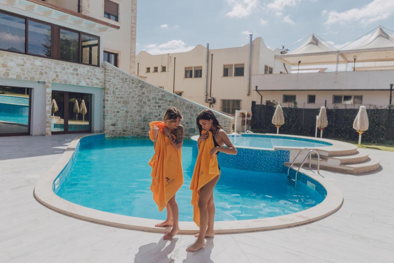 Halanus Hotel And Resort Alanno Esterno foto